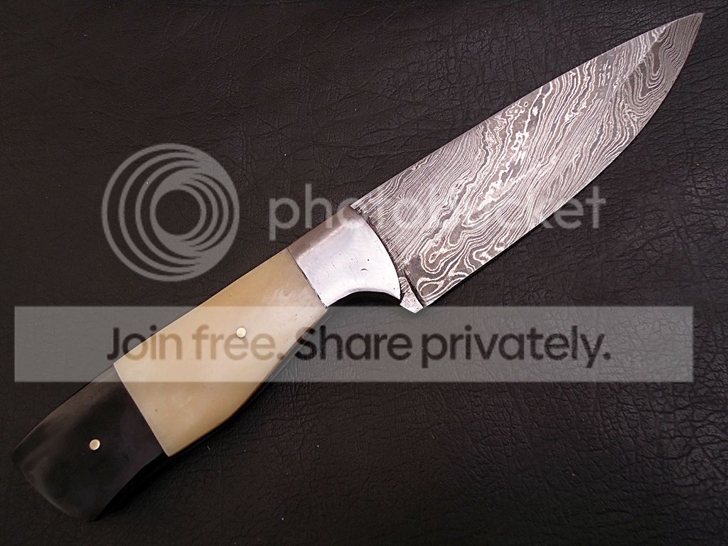 custom made damscus hunting knife/buffalo horn & camel bone/with